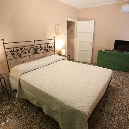 Casa Anita Feriehus Torri Del Benaco