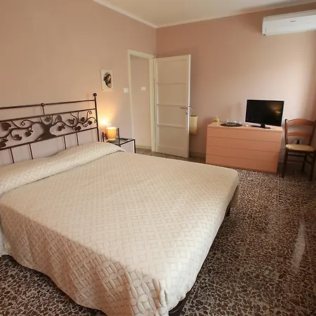 Casa Anita Feriehus Torri Del Benaco